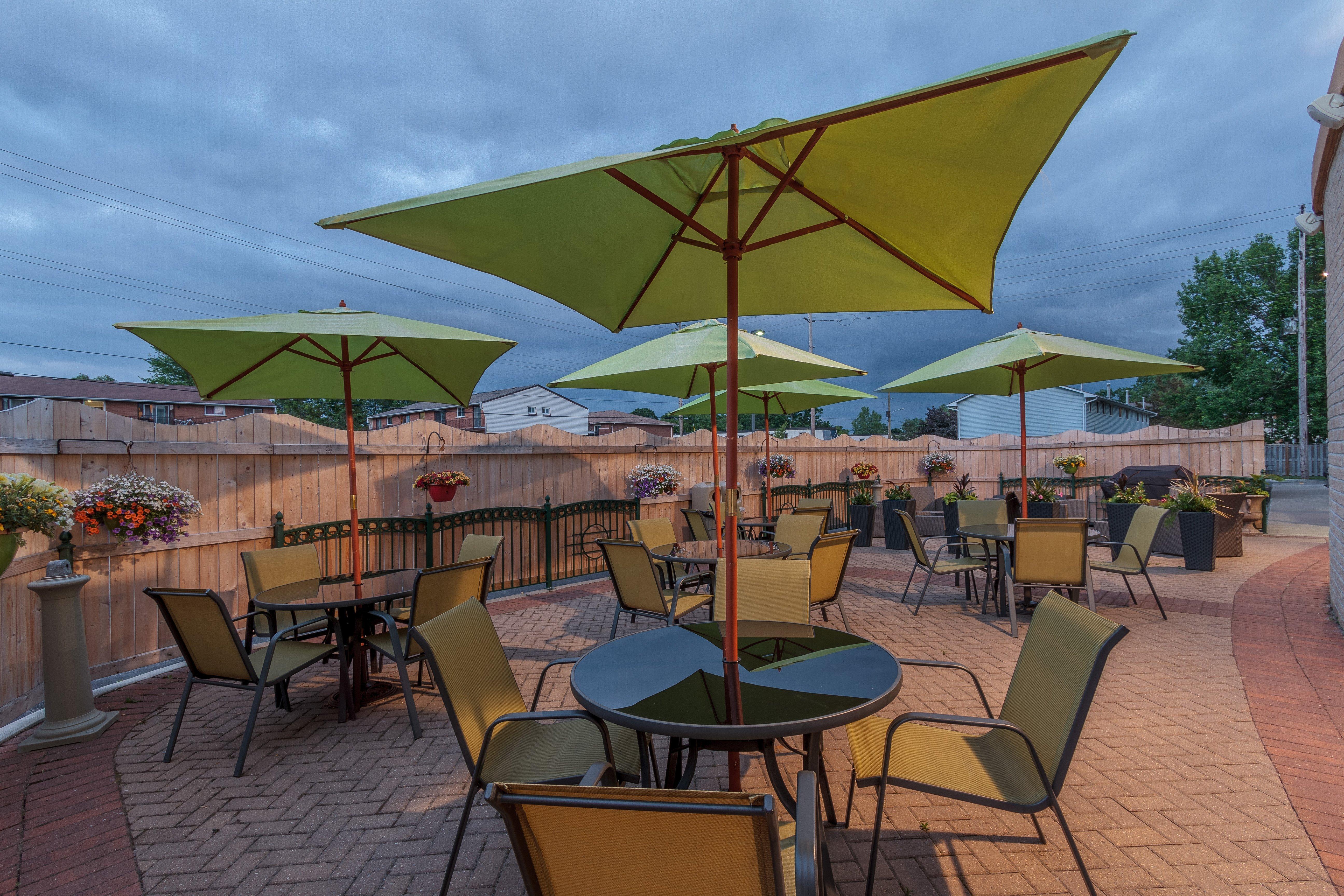 Holiday Inn Express & Suites - Belleville By Ihg Dış mekan fotoğraf