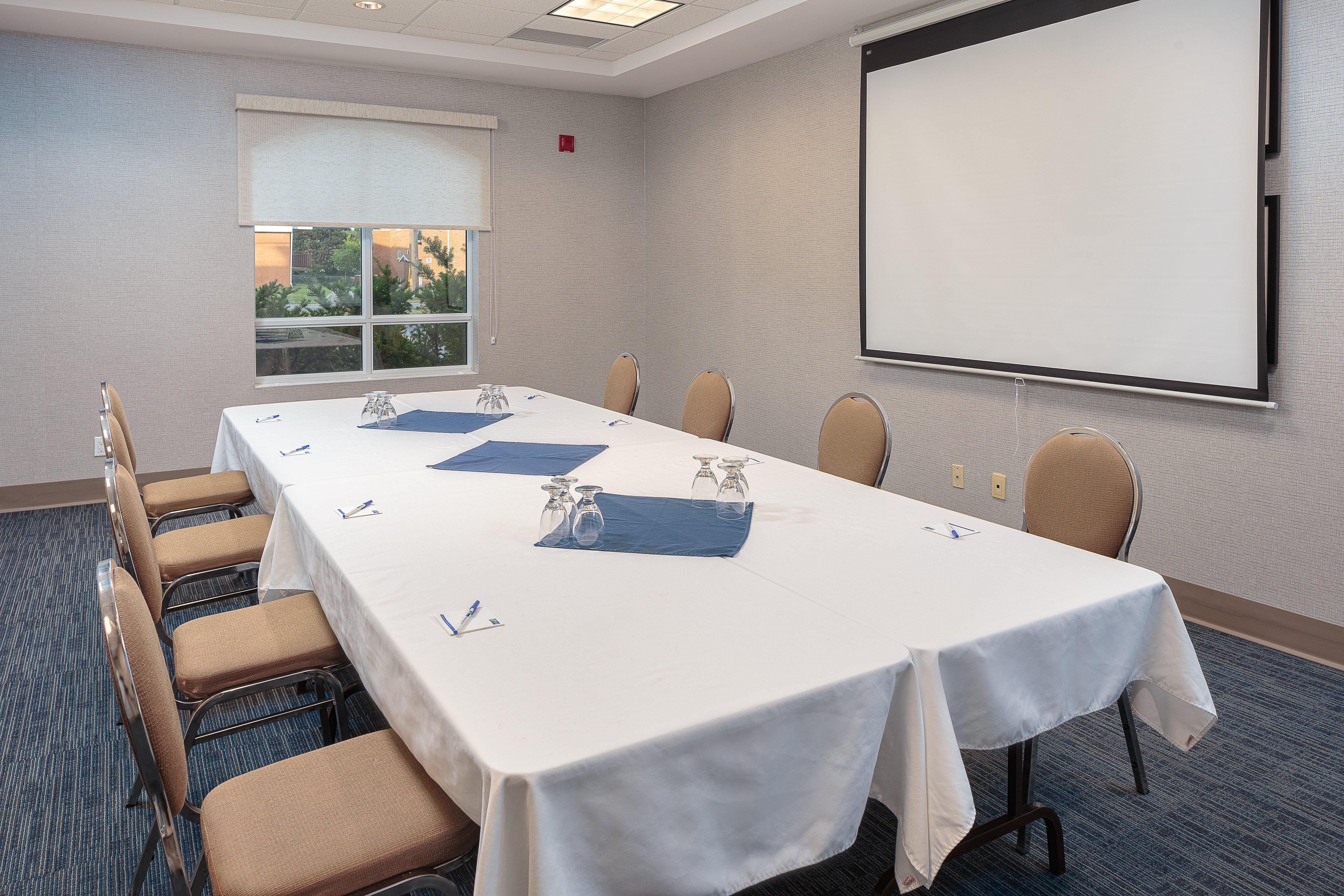 Holiday Inn Express & Suites - Belleville By Ihg Dış mekan fotoğraf