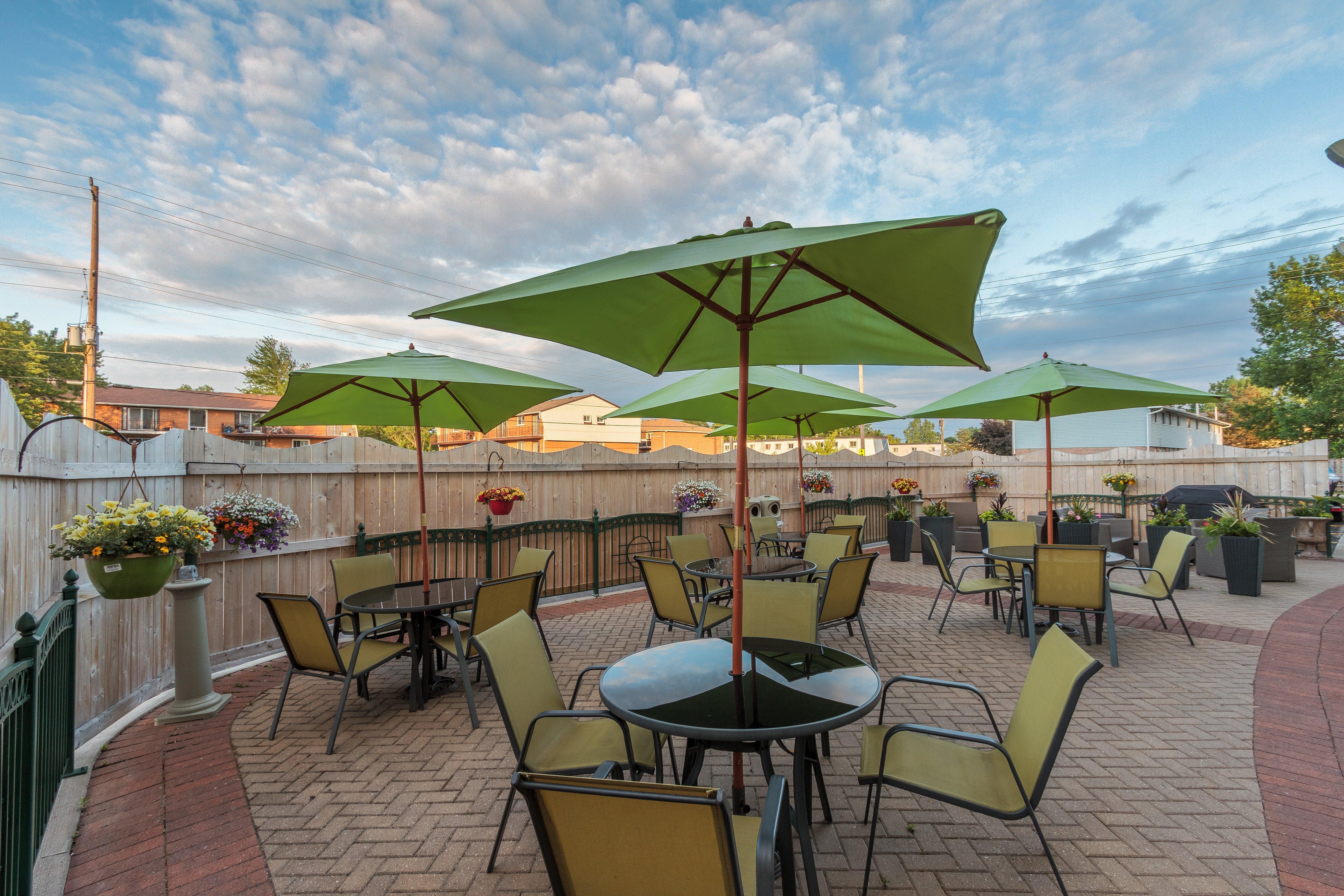 Holiday Inn Express & Suites - Belleville By Ihg Dış mekan fotoğraf