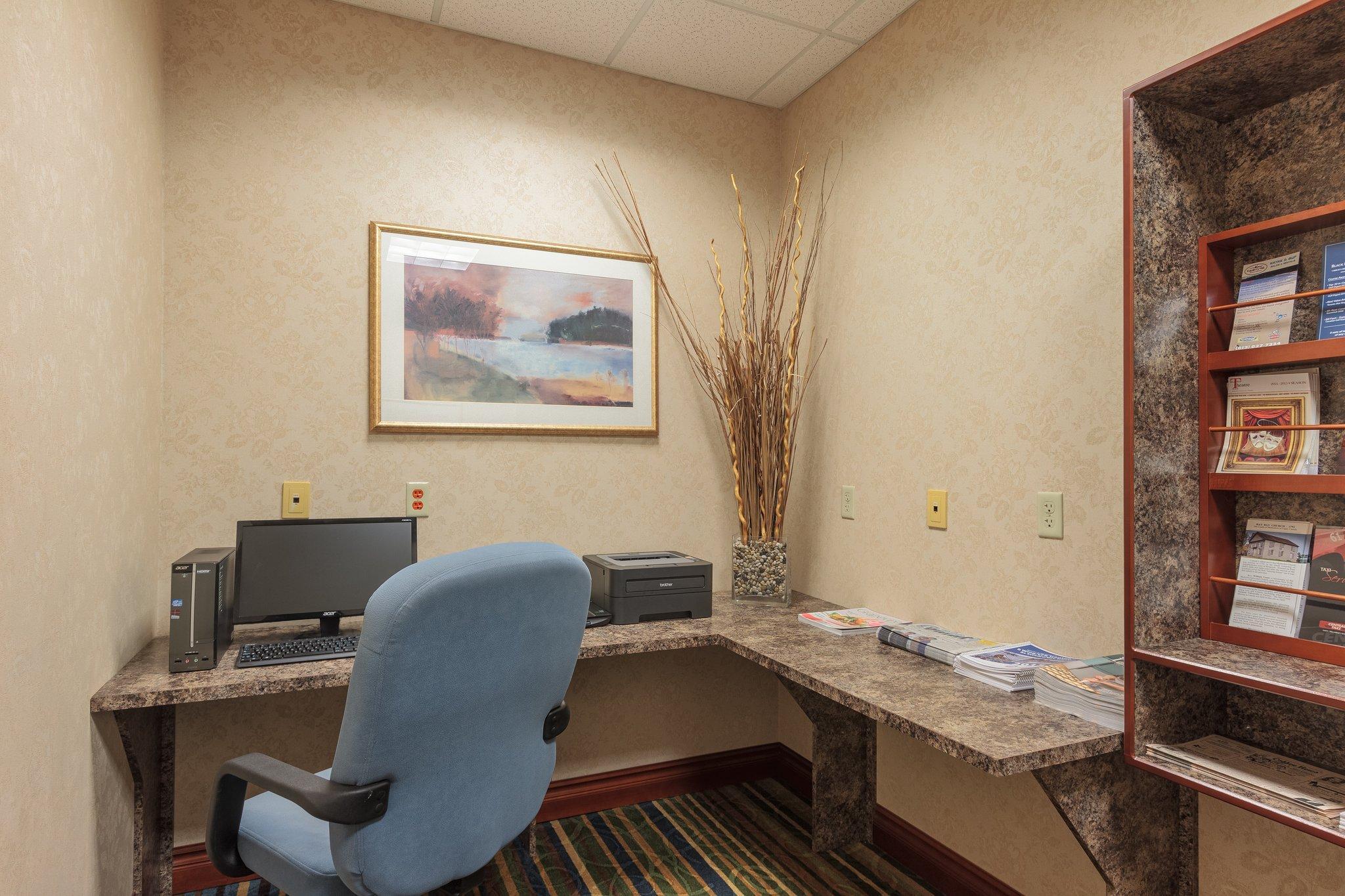 Holiday Inn Express & Suites - Belleville By Ihg Dış mekan fotoğraf