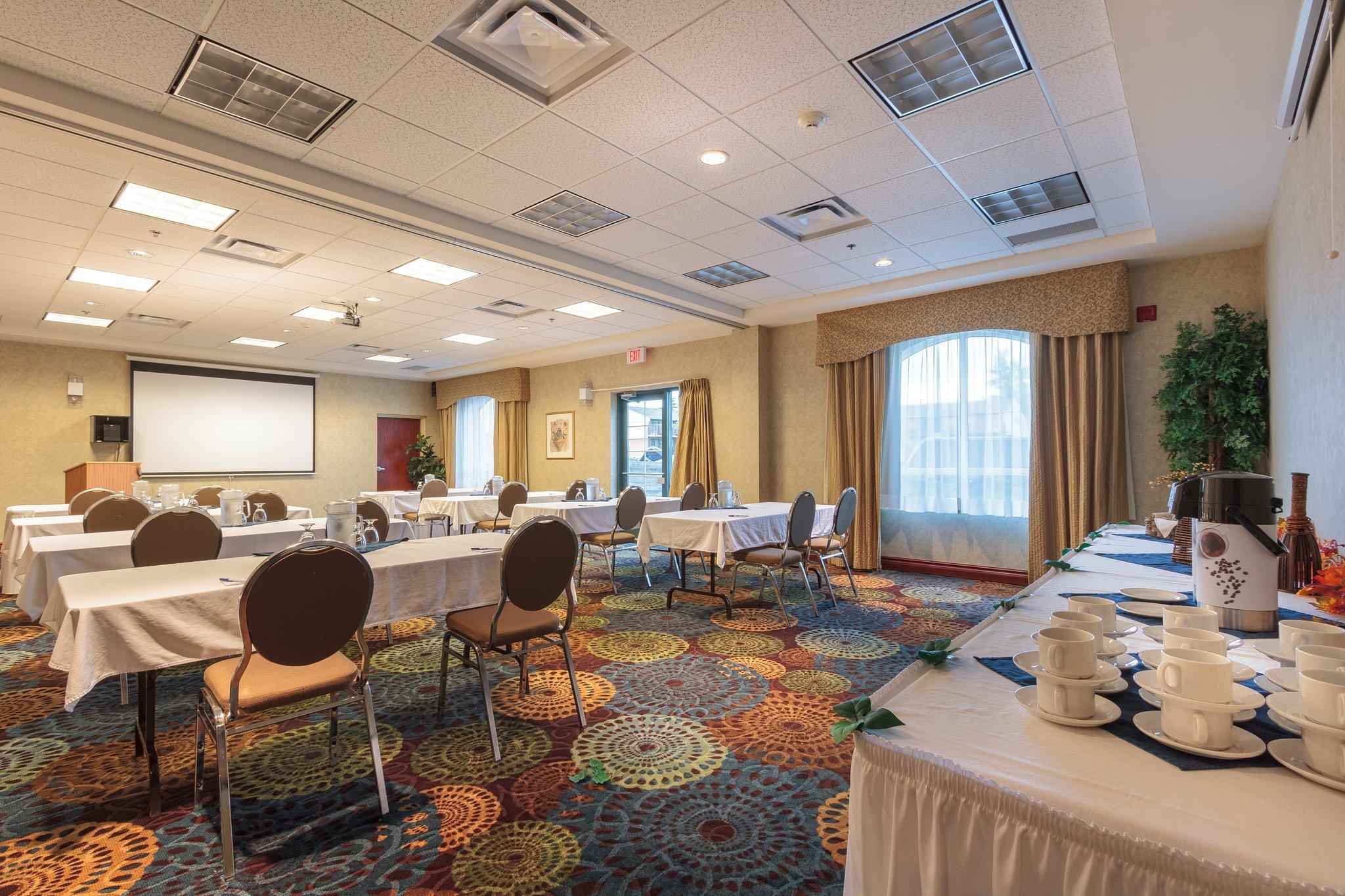 Holiday Inn Express & Suites - Belleville By Ihg Dış mekan fotoğraf