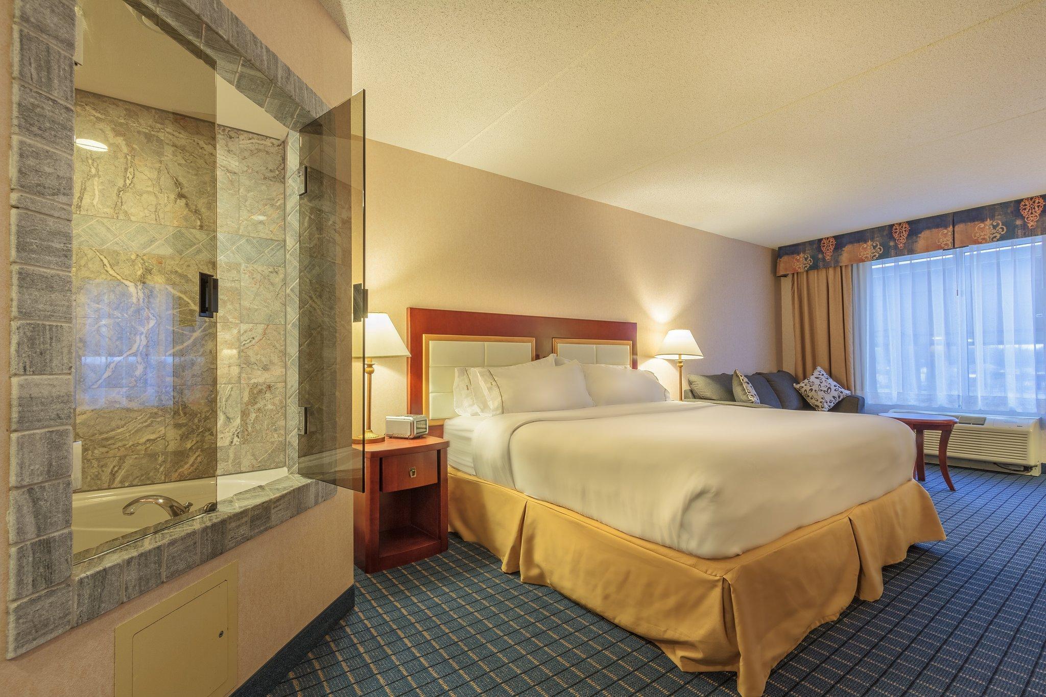 Holiday Inn Express & Suites - Belleville By Ihg Dış mekan fotoğraf