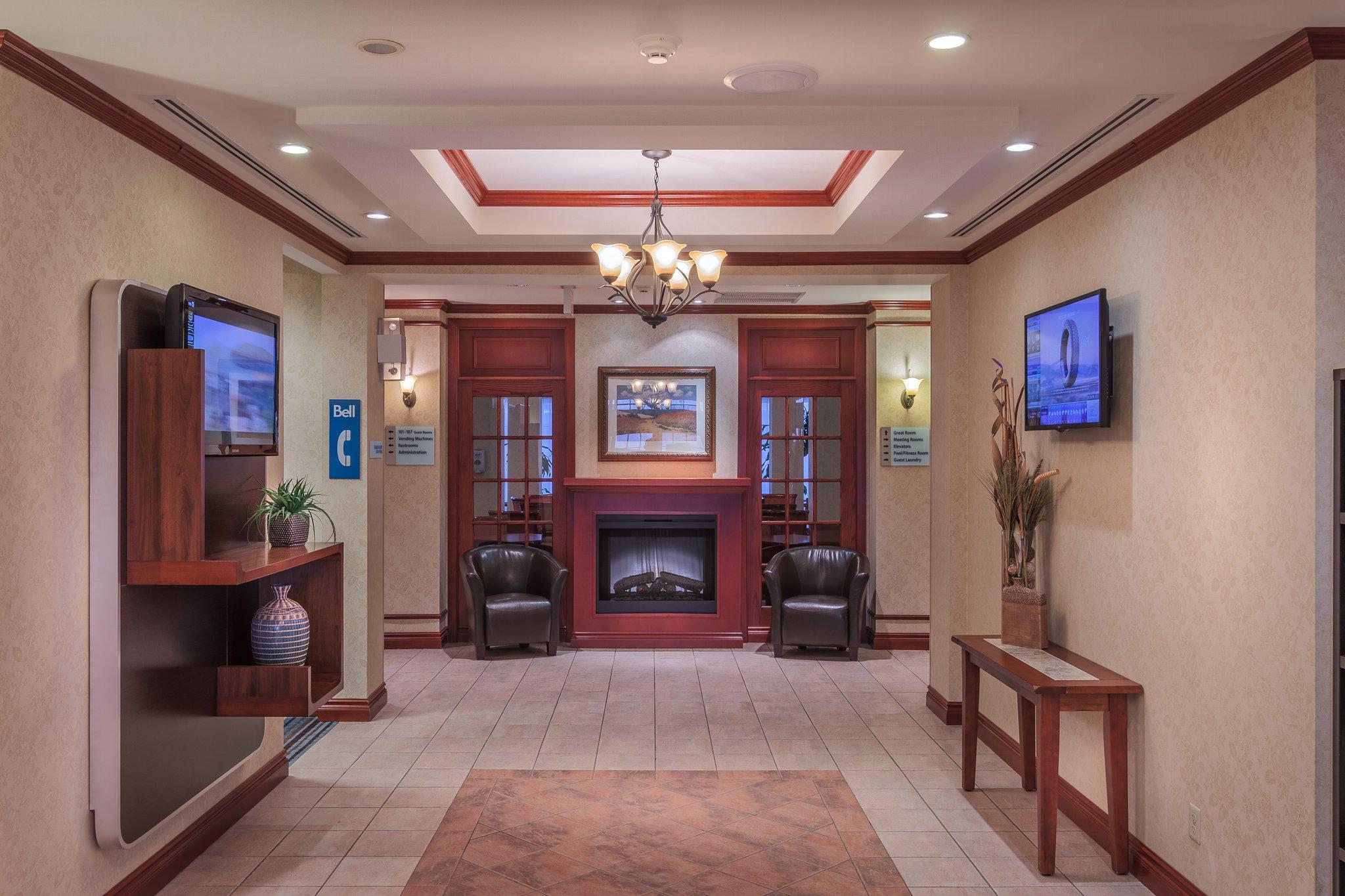 Holiday Inn Express & Suites - Belleville By Ihg Dış mekan fotoğraf