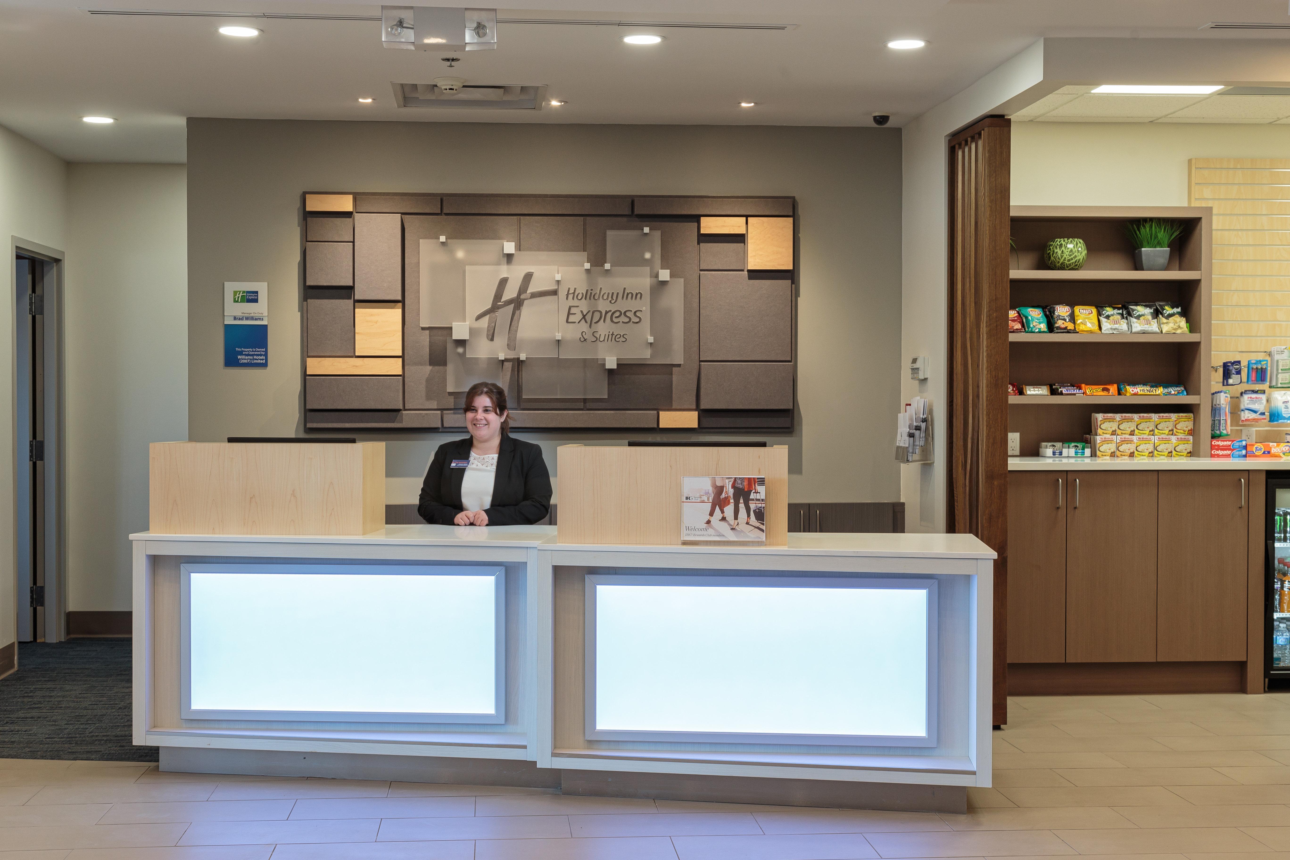 Holiday Inn Express & Suites - Belleville By Ihg Dış mekan fotoğraf