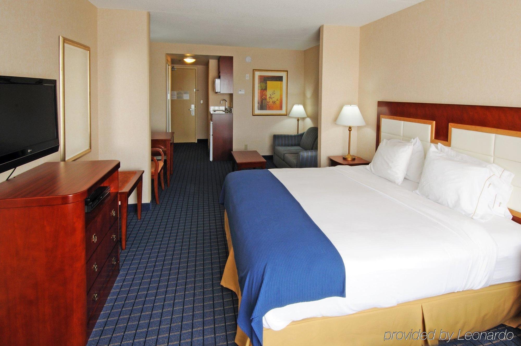 Holiday Inn Express & Suites - Belleville By Ihg Oda fotoğraf