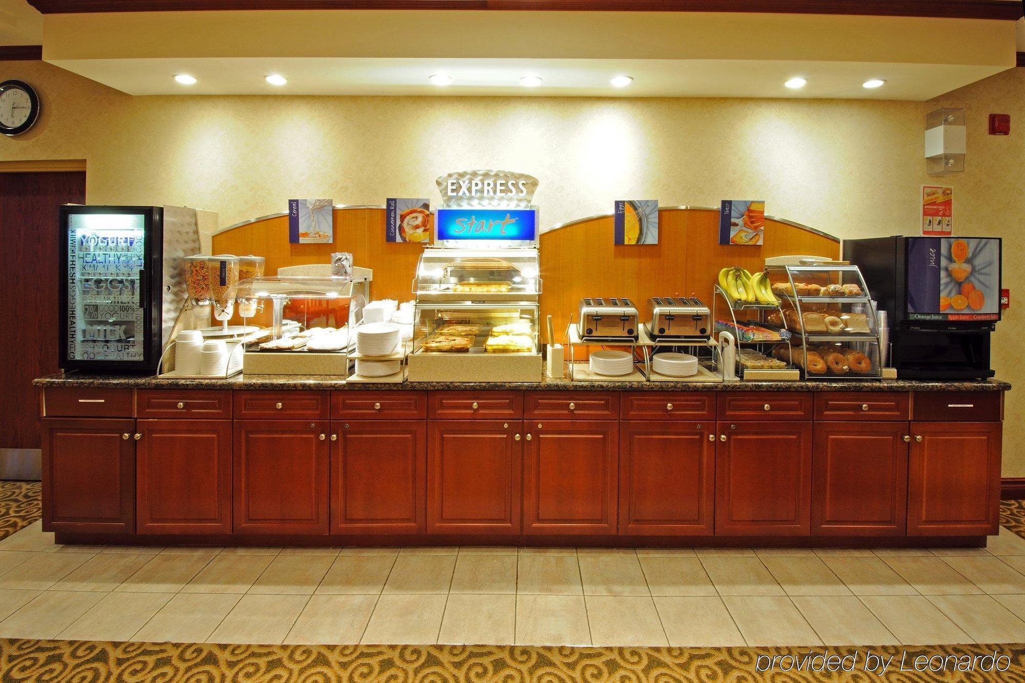 Holiday Inn Express & Suites - Belleville By Ihg Restoran fotoğraf